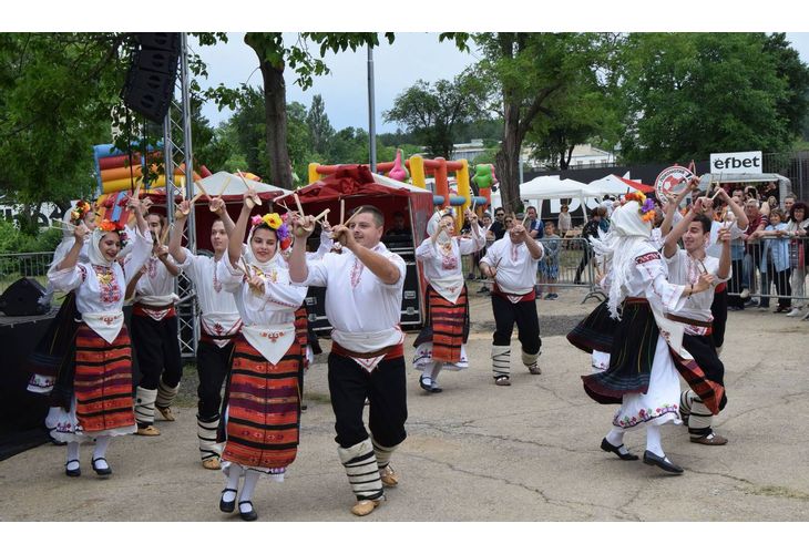 Gornooryakhovsky sujuk veliko tarnovo festival
